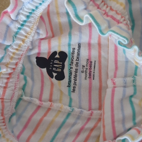 Baby Gap shorts 6-12 month - Picture 2 of 3